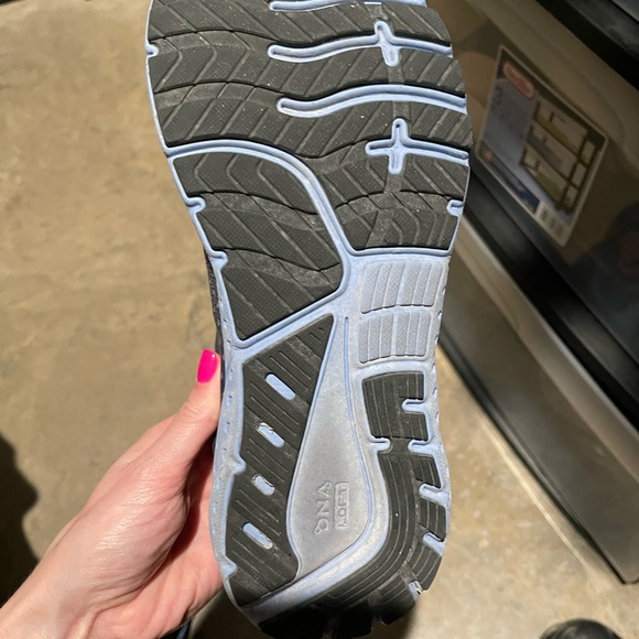 Brooks Glycerin 18 size 9, worn 5 times - Picture 3 of 7